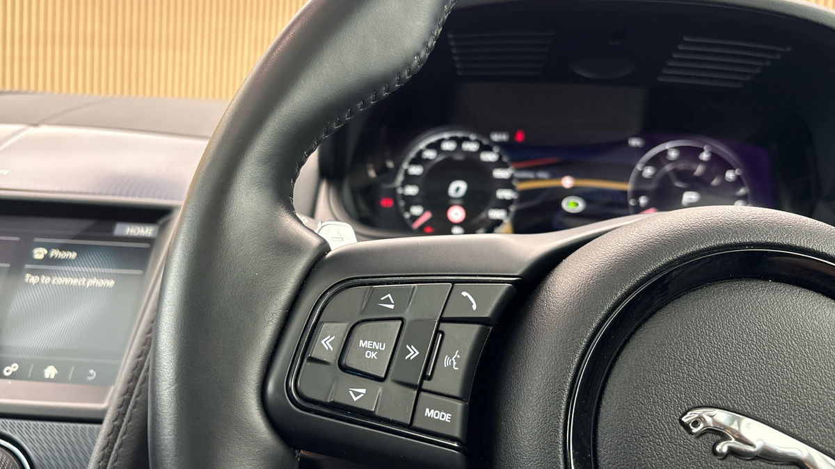 Jaguar F-Type Image 13