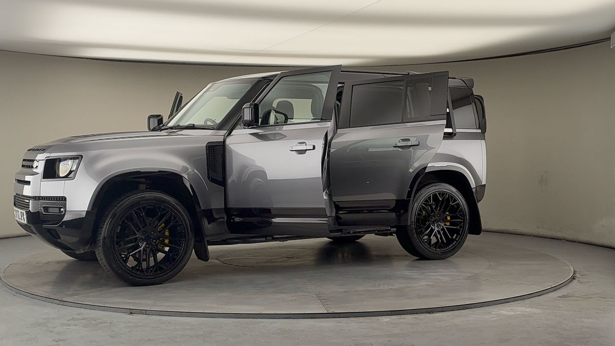 More views of Land Rover Defender 110