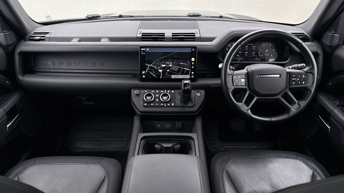 Land Rover Defender 110 Image 12
