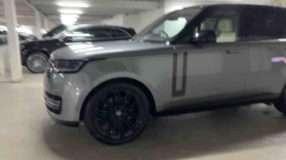 More views of Land Rover Range Rover
