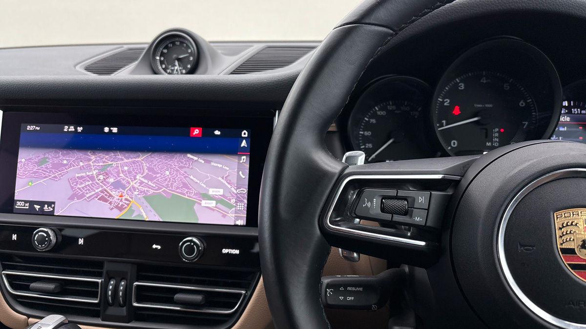Porsche Macan Image 13