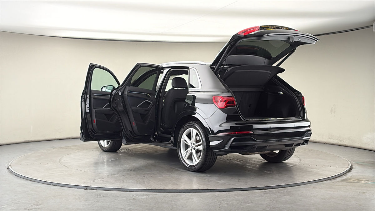 Audi Q3 Image 23