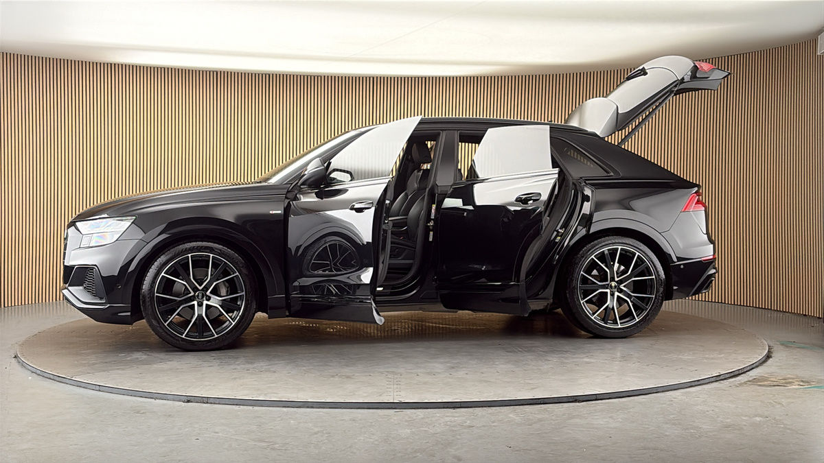 More views of Audi Q8