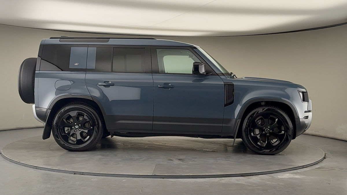 Land Rover Defender 110 Urban Image 16