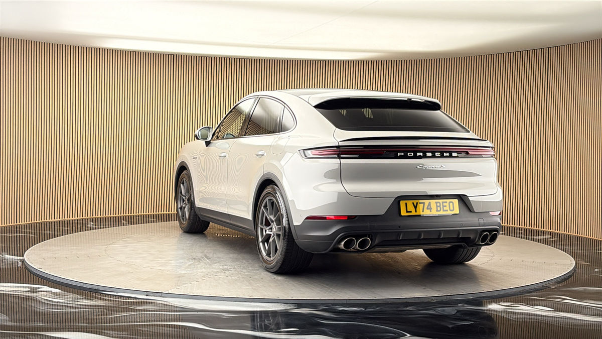 More views of Porsche Cayenne