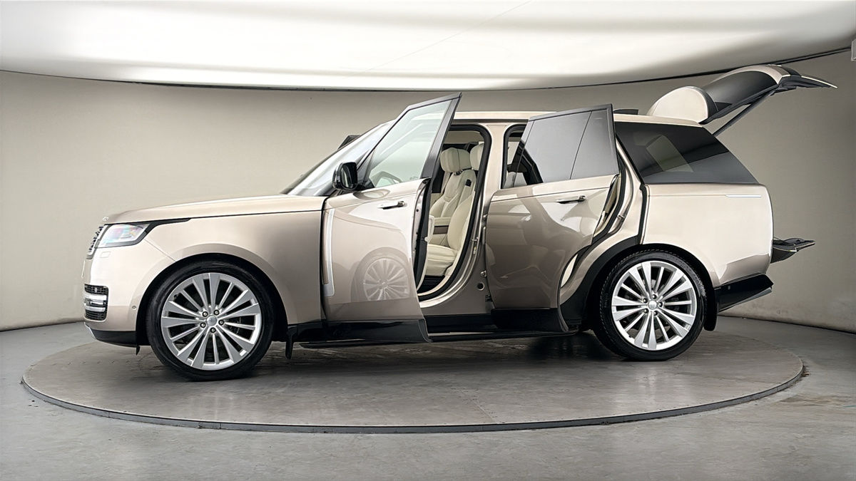 More views of Land Rover Range Rover