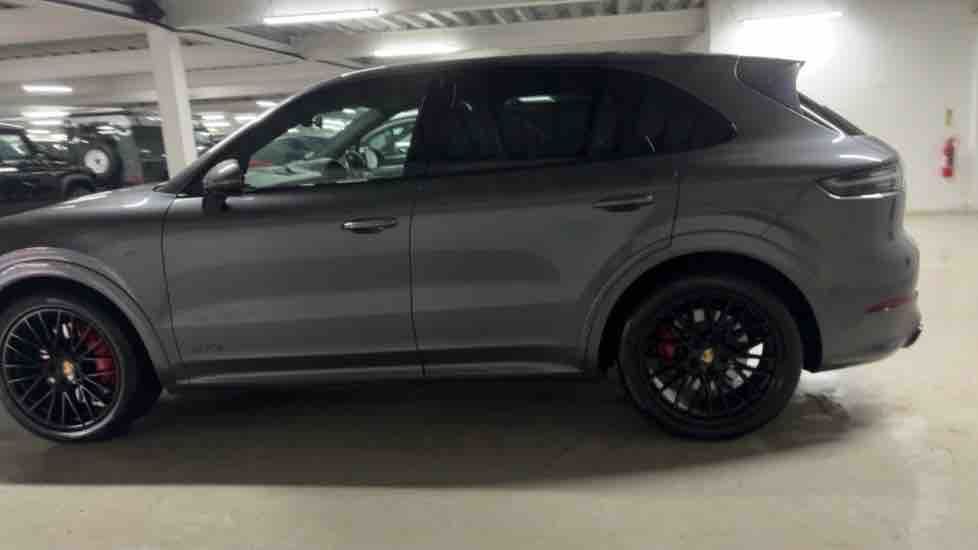 More views of Porsche Cayenne