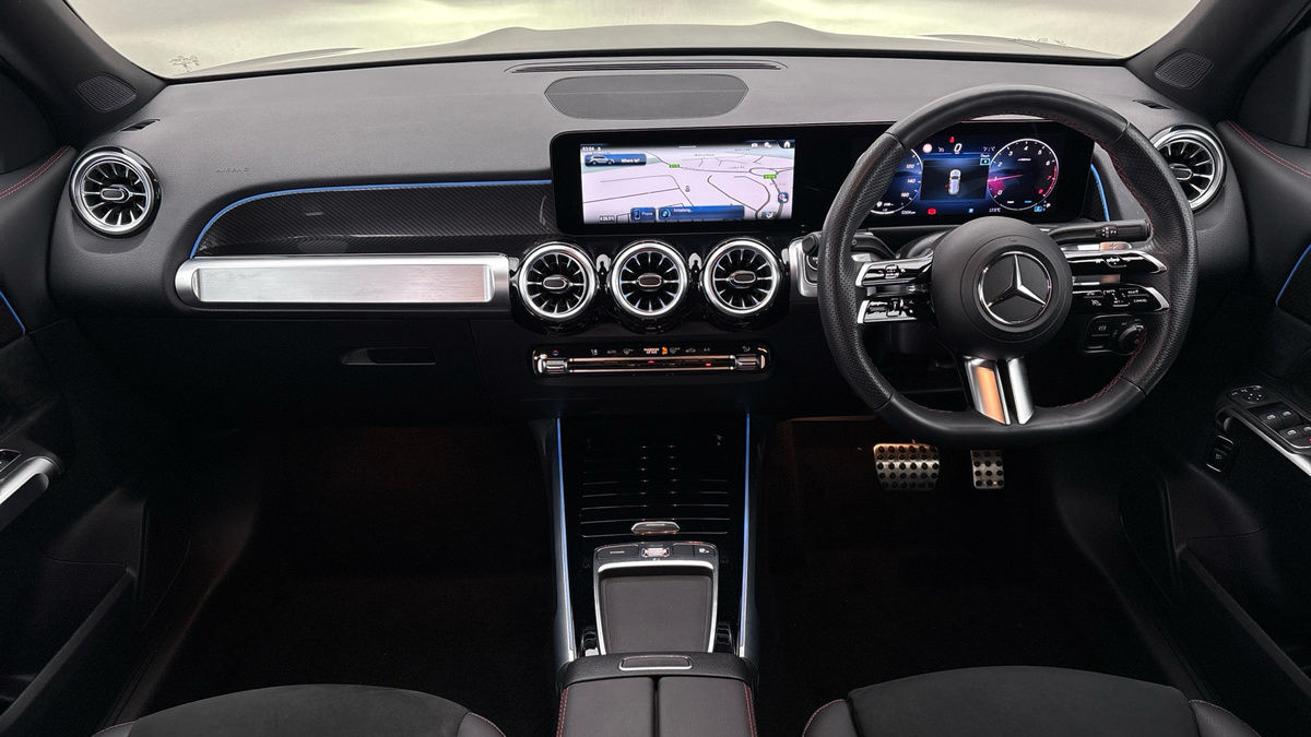 Mercedes-Benz GLB Image 12