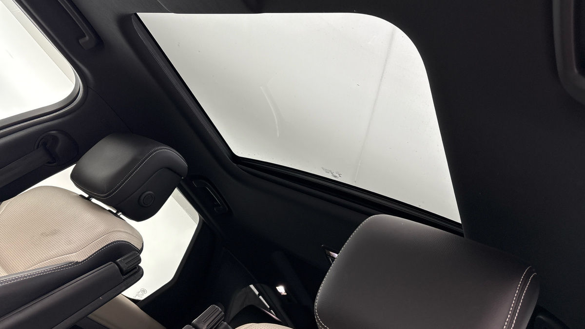 Land Rover Discovery Image 6