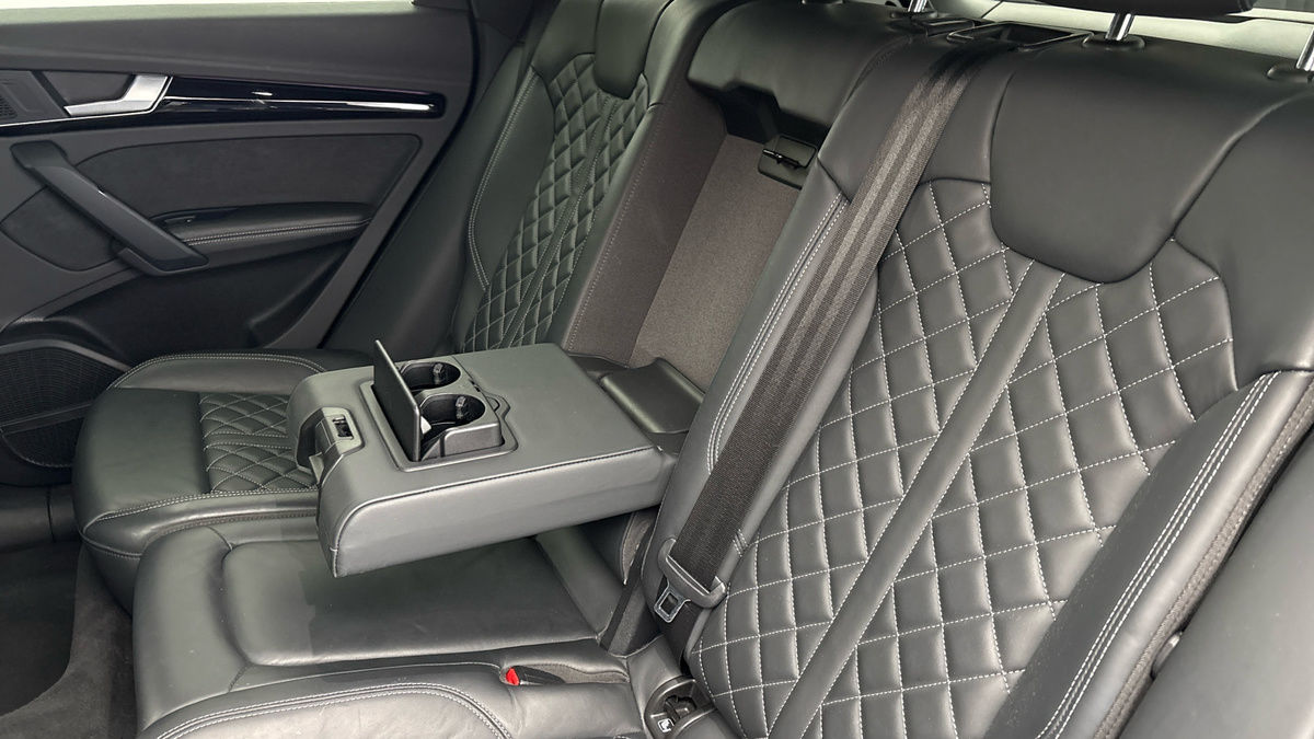Audi Q5 Image 9