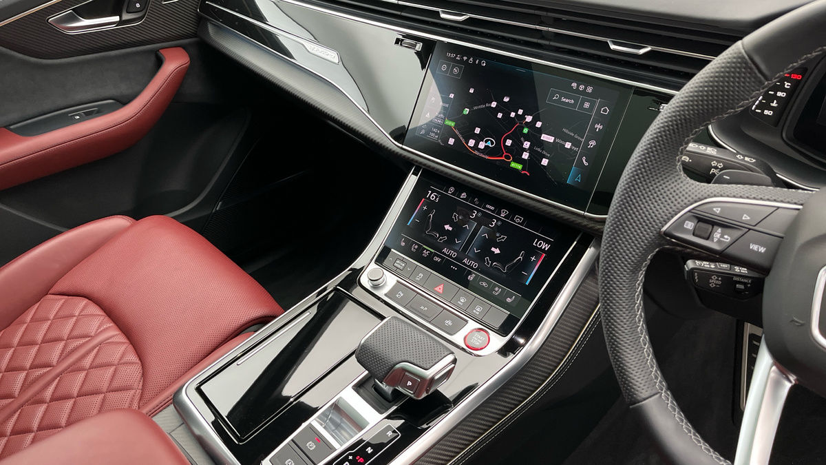 Audi SQ7 Image 18