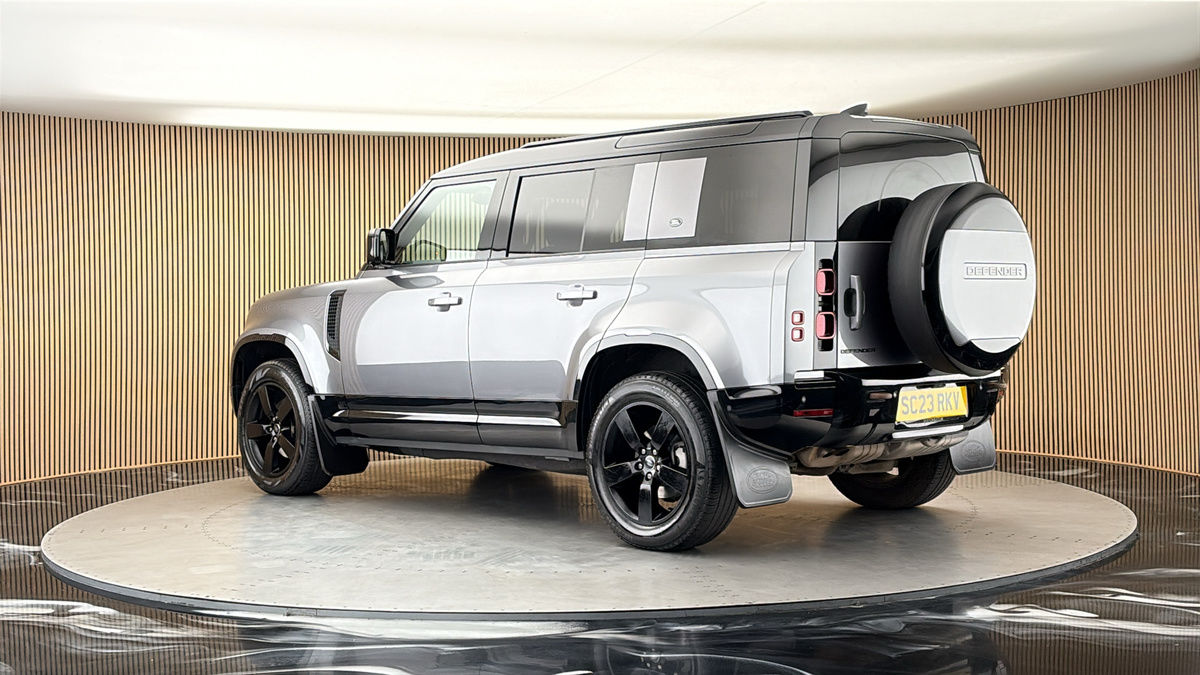 More views of Land Rover Defender 110
