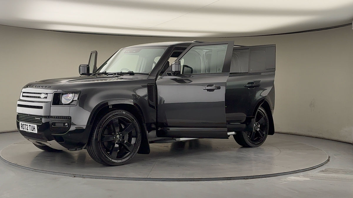 Land Rover Defender 110 Image 22