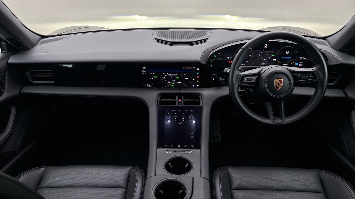 Porsche Taycan Image 12