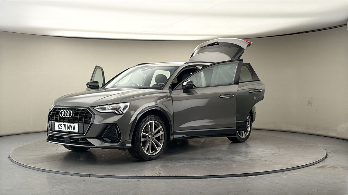 More views of Audi Q3