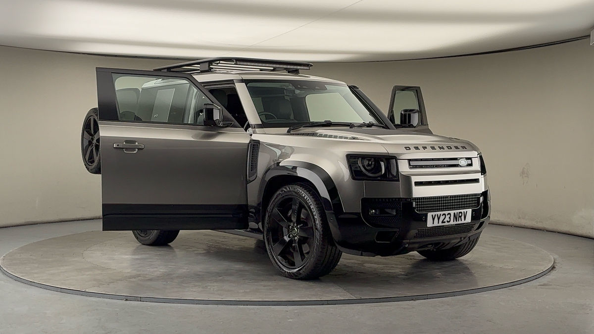 More views of Land Rover Defender 90