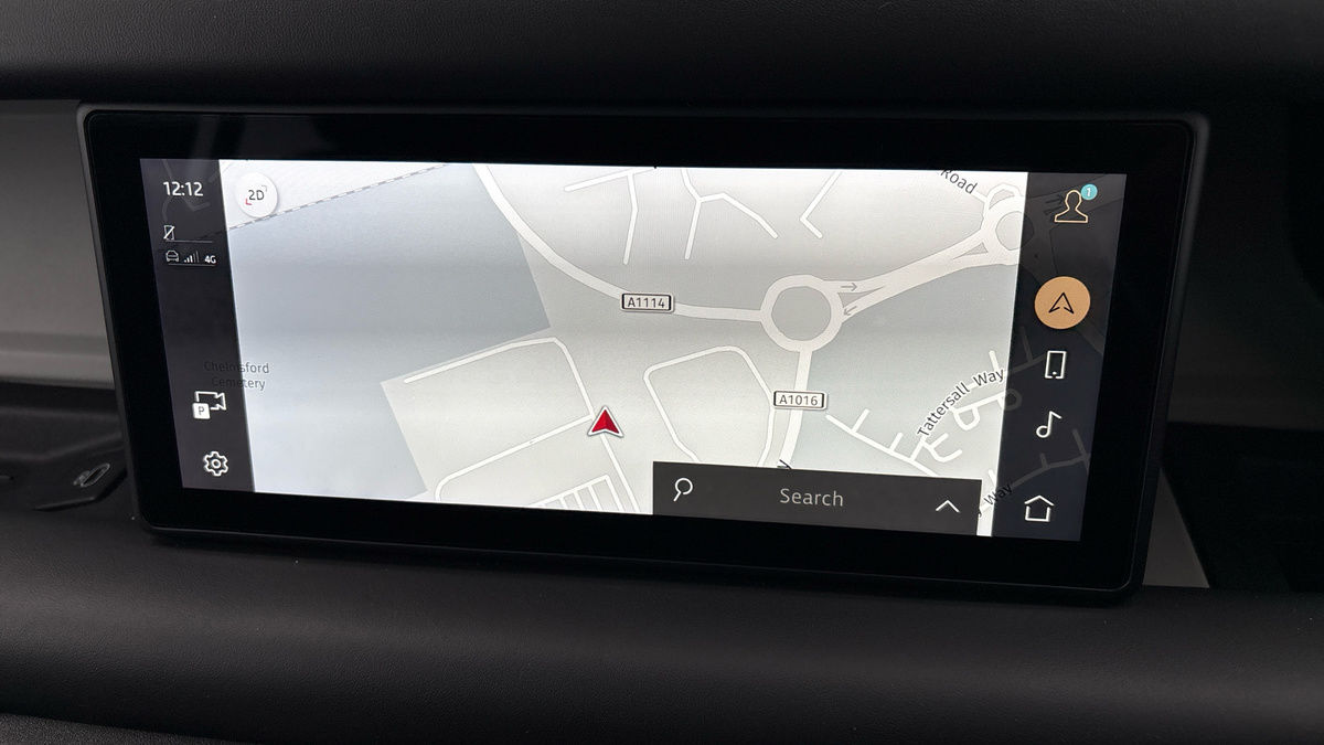 Land Rover Defender 110 Image 17