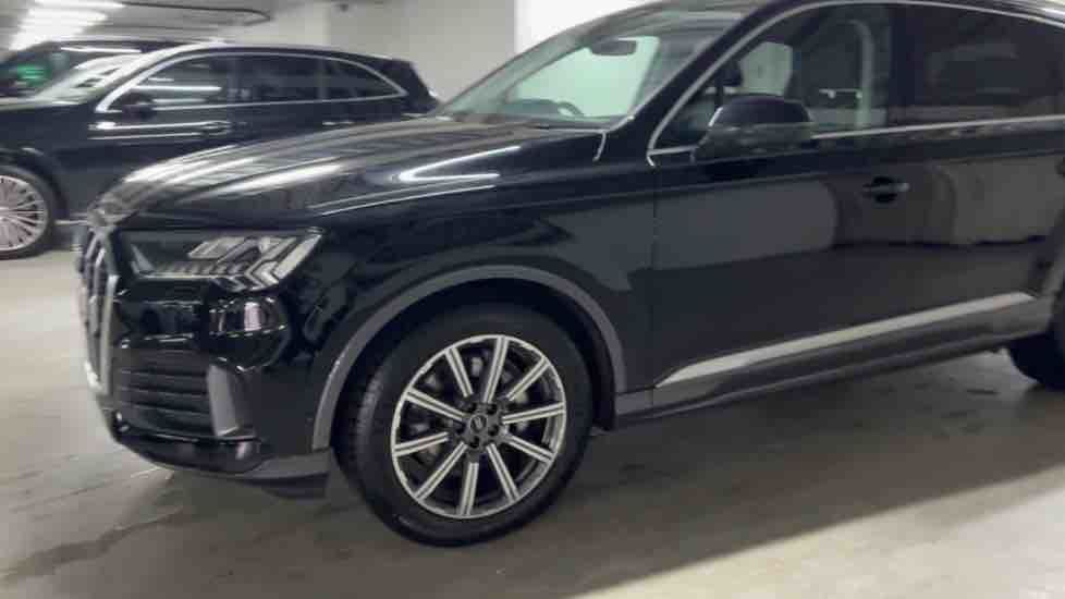 More views of Audi Q7