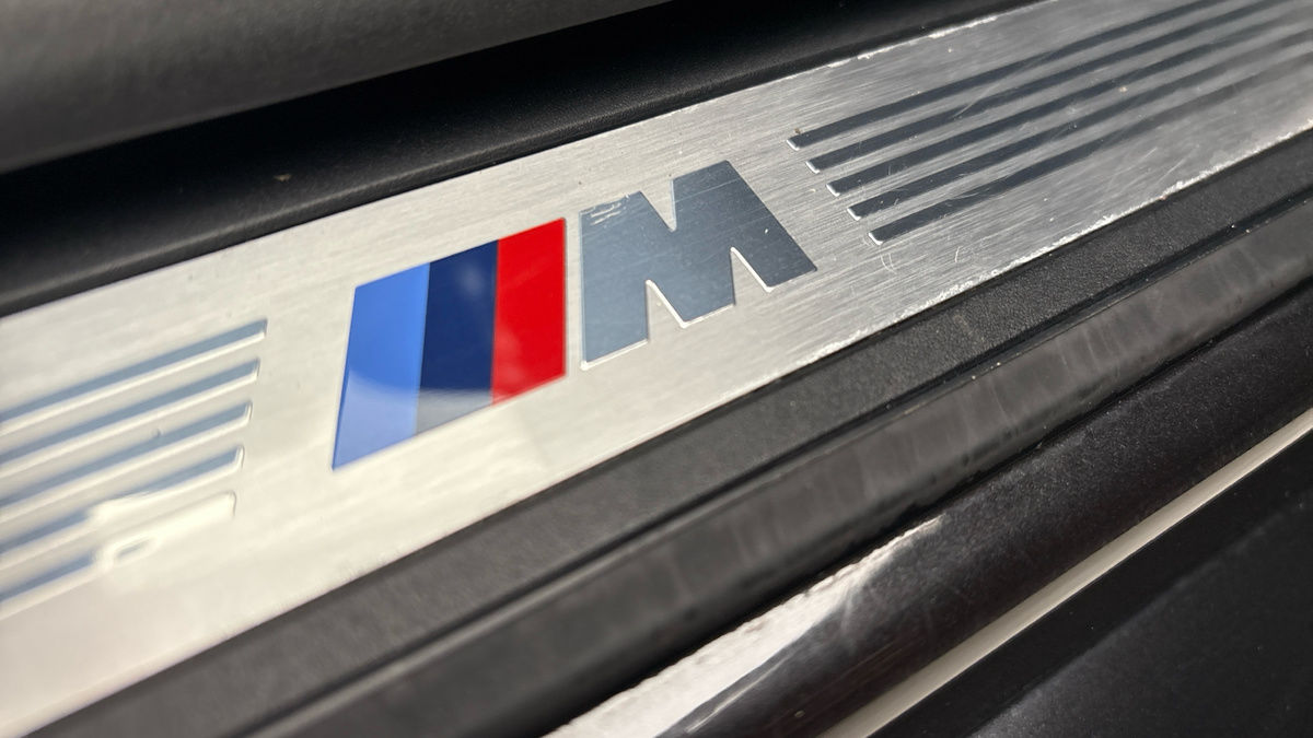 BMW 5 Series Image 27