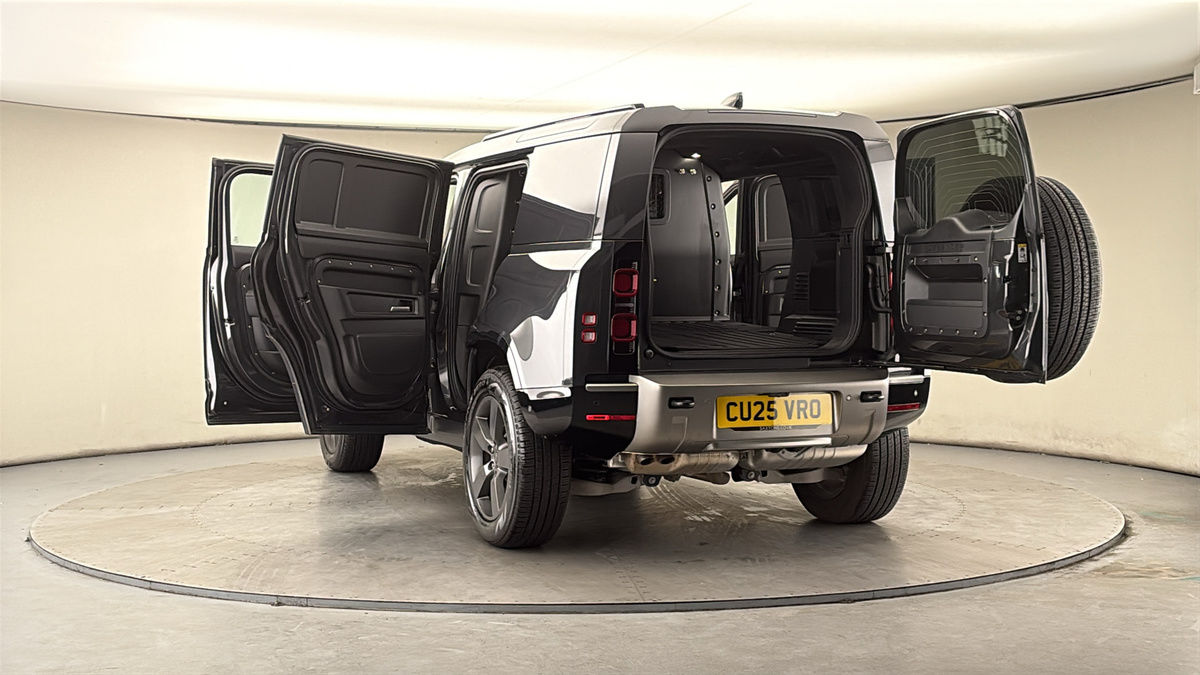 More views of Land Rover Defender 110