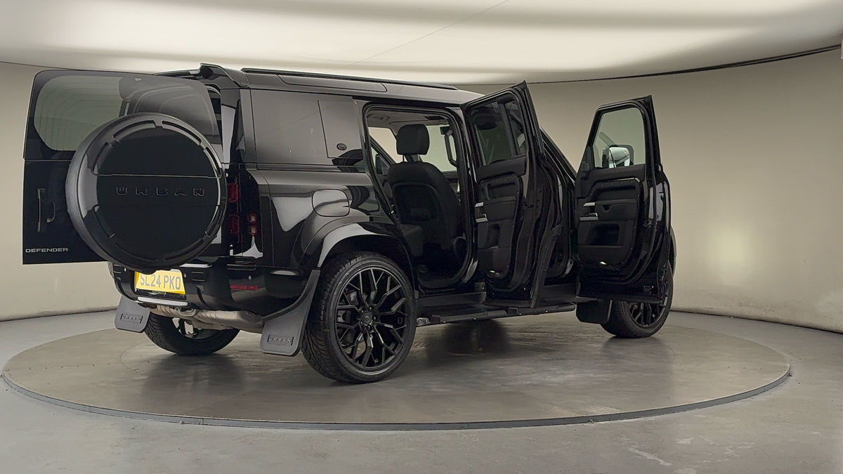 More views of Land Rover Defender 110