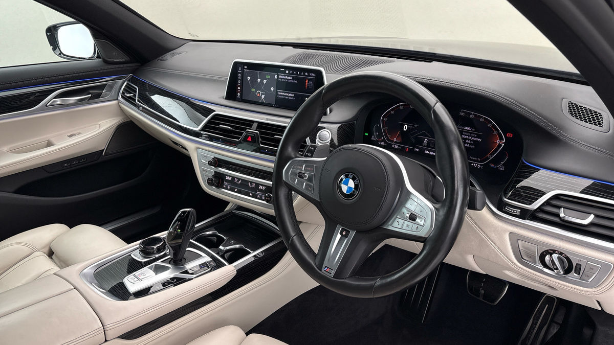 BMW 7 Series Image 5