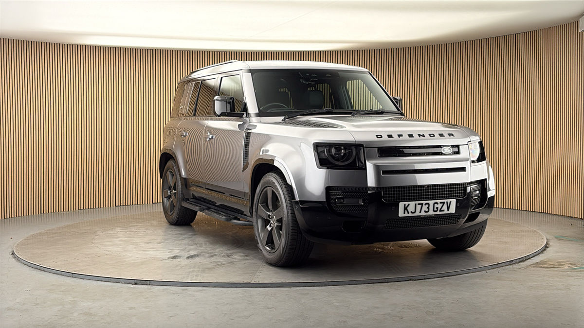 More views of Land Rover Defender 110