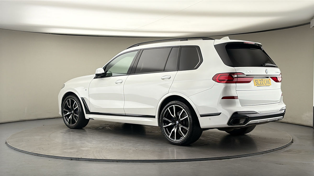 More views of BMW X7