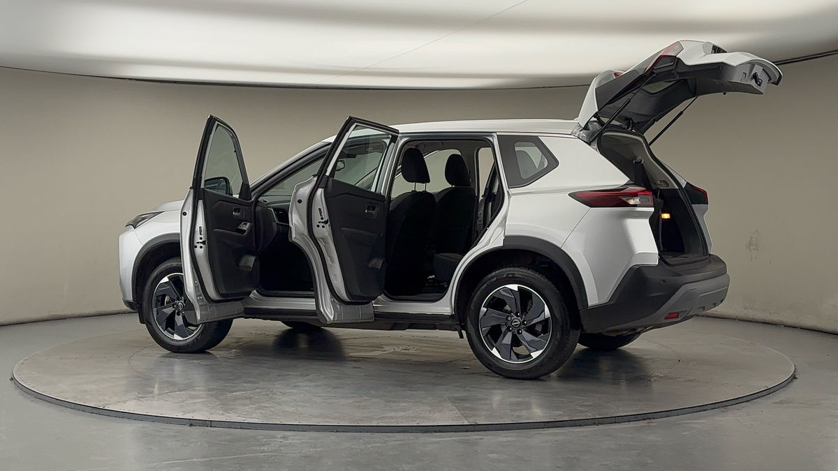 More views of Nissan X-Trail