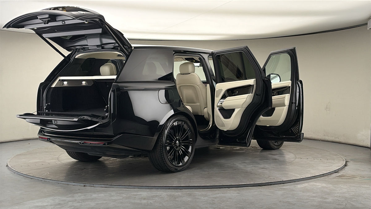 More views of Land Rover Range Rover