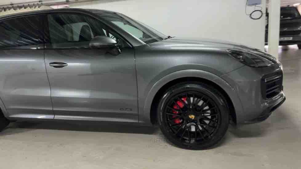 More views of Porsche Cayenne