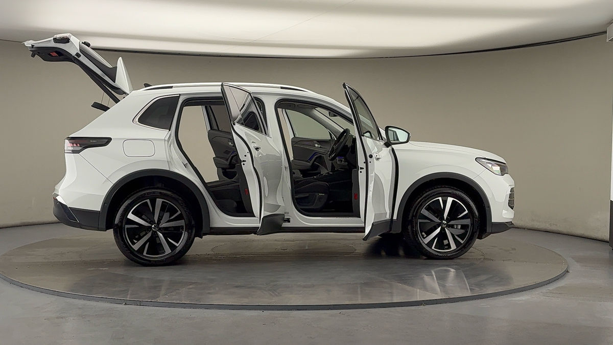 More views of Volkswagen Tiguan