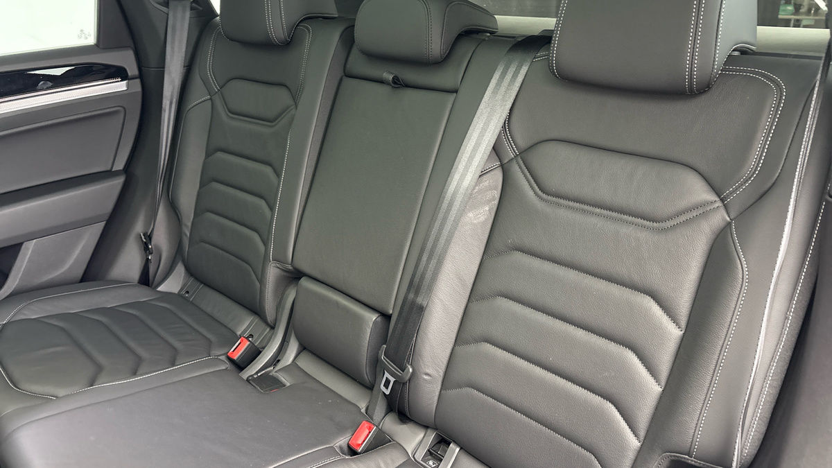 Volkswagen Touareg Image 8