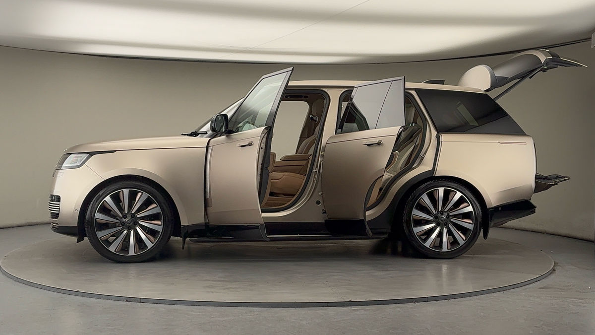 More views of Land Rover Range Rover