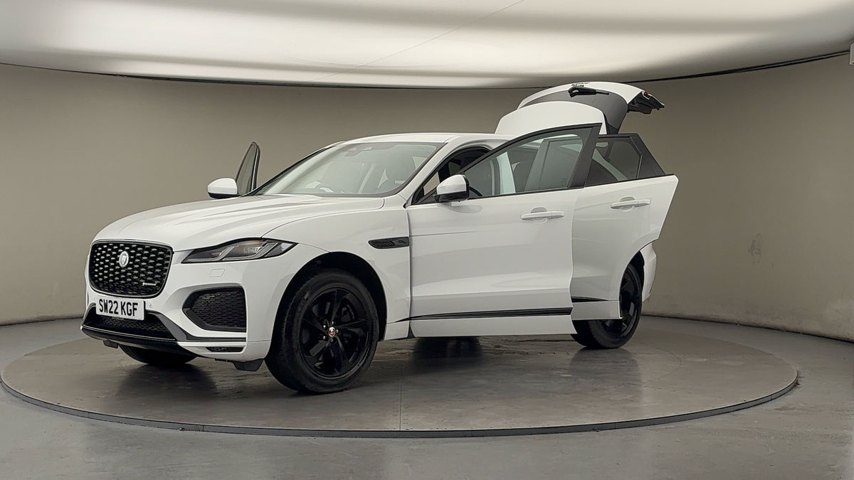 Jaguar F-PACE Image 22