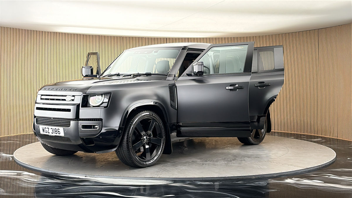 More views of Land Rover Defender 110