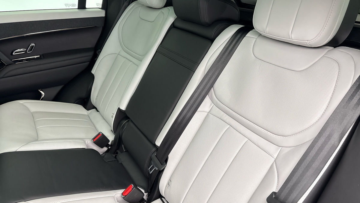 Land Rover Range Rover Sport Image 8