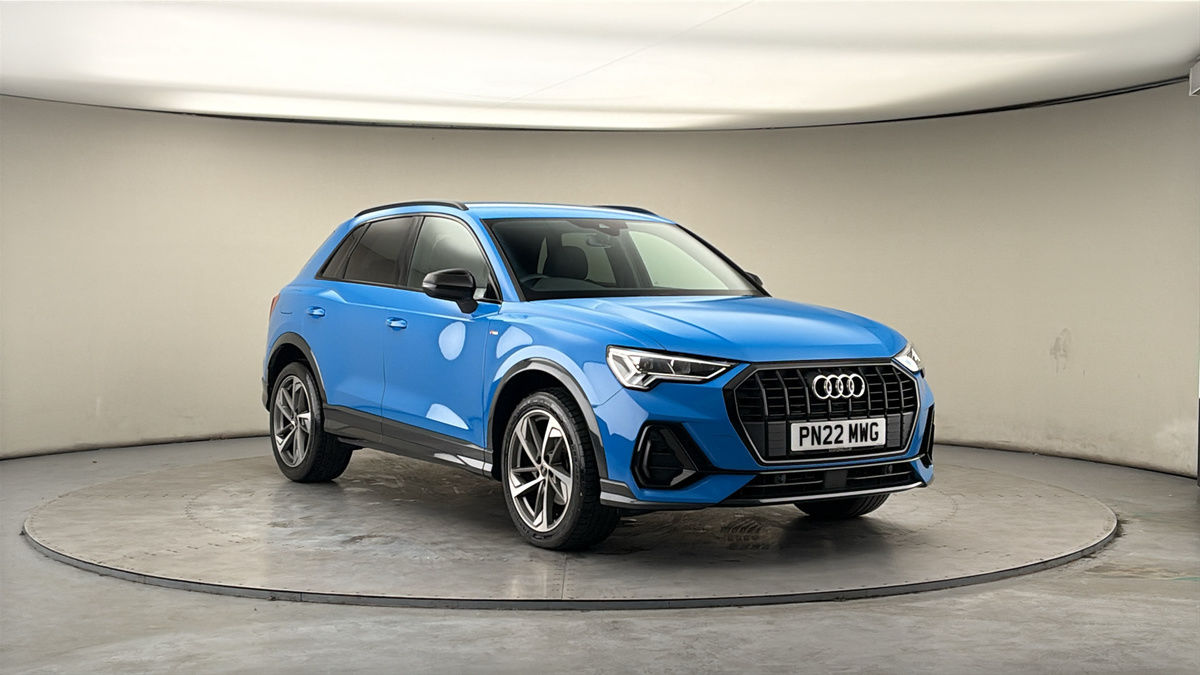 Audi Q3 Sticky Header Image