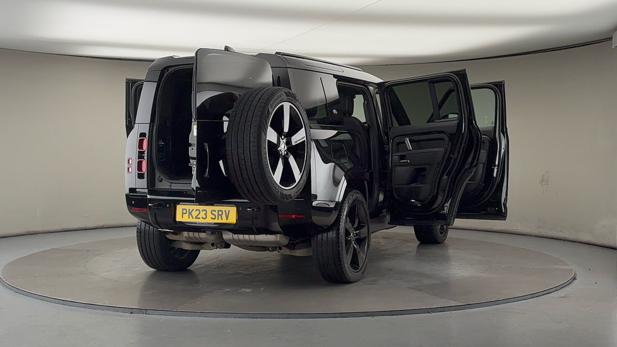 More views of Land Rover Defender 110