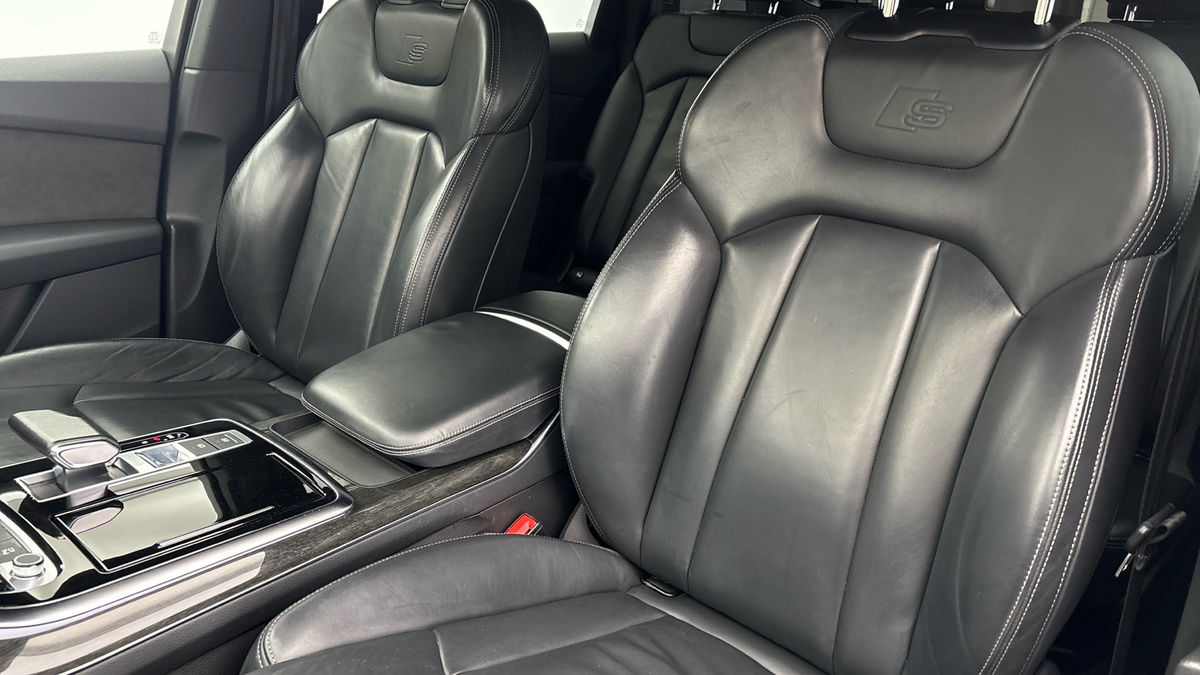 Audi Q7 Image 7