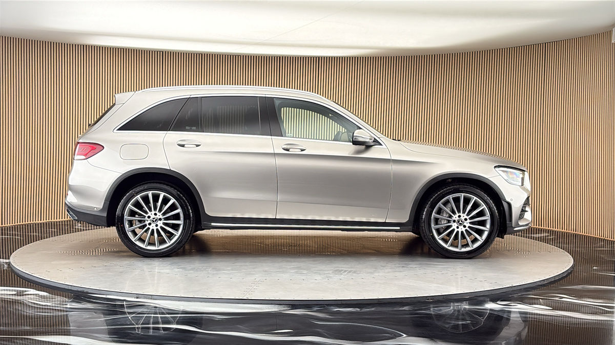 Mercedes-Benz GLC Image 16