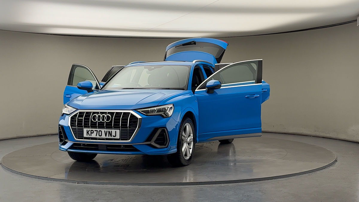 More views of Audi Q3