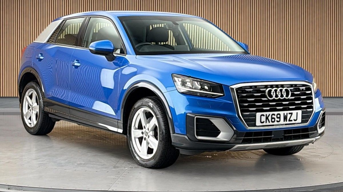 Audi Q2 Sticky Header Image