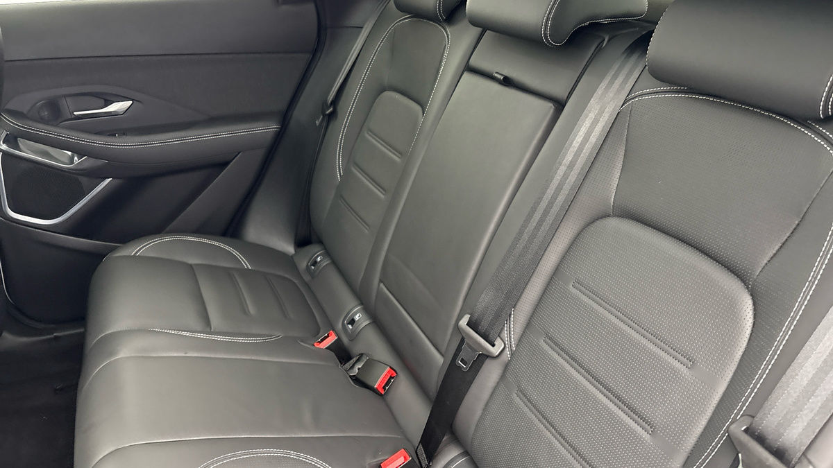 Jaguar E-PACE Image 8