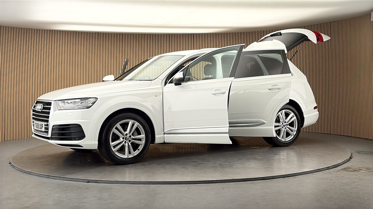 More views of Audi Q7