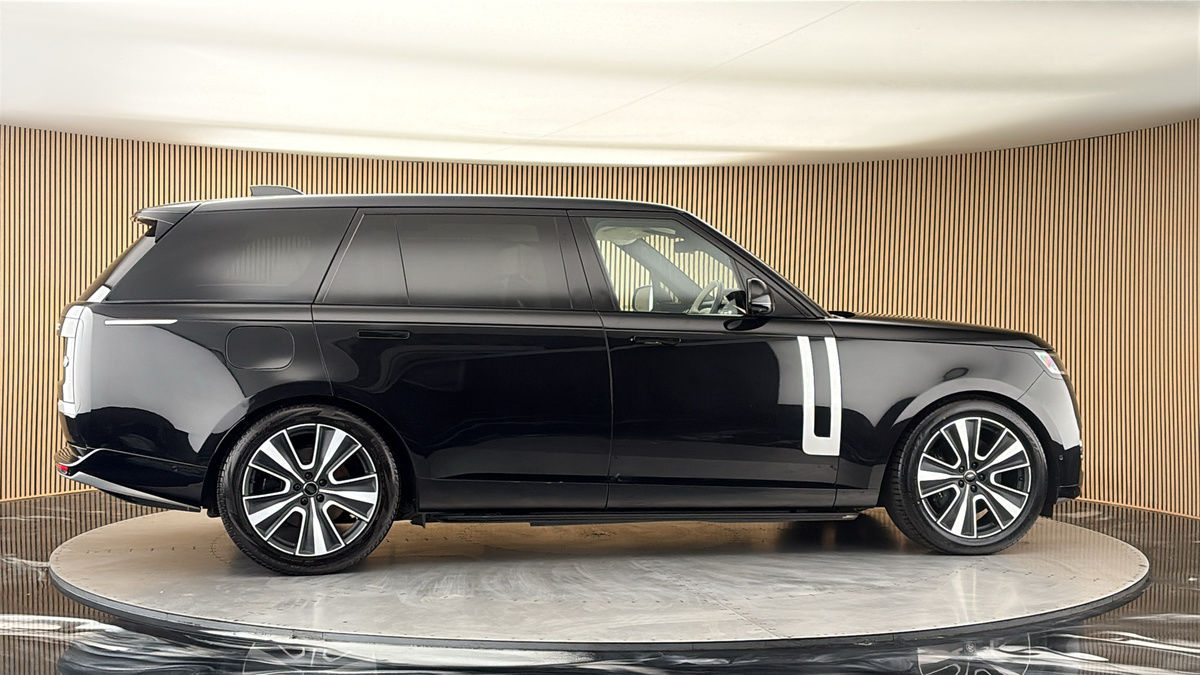More views of Land Rover Range Rover