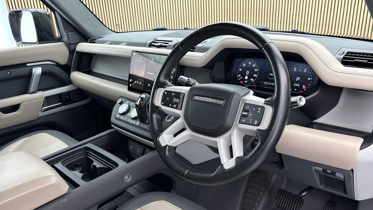 Land Rover Defender 90 Image 5