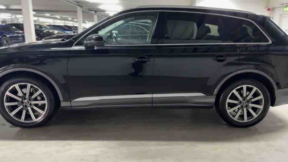 More views of Audi Q7