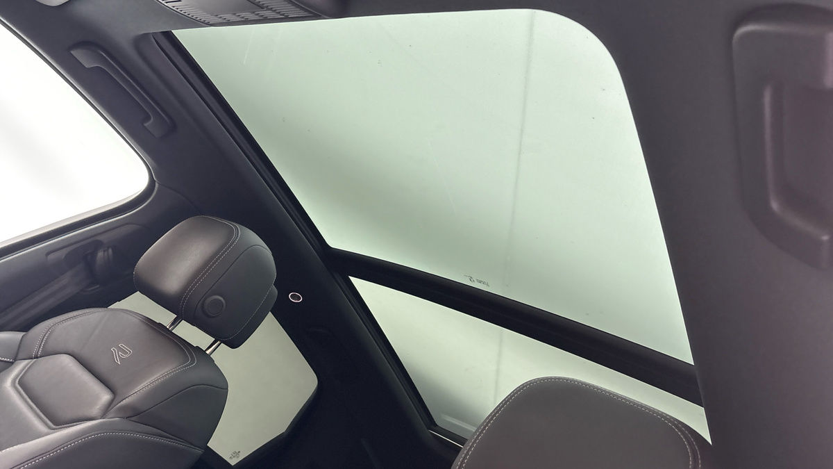 Volkswagen Touareg Image 6
