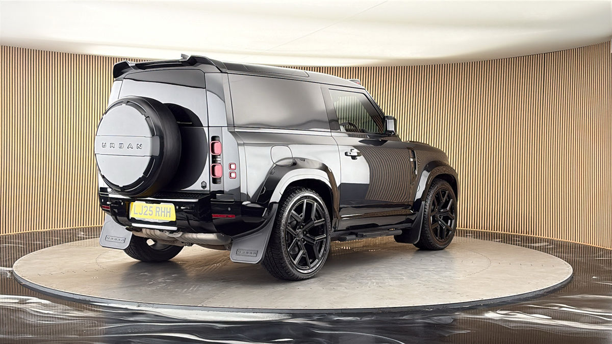 More views of Land Rover Defender 90